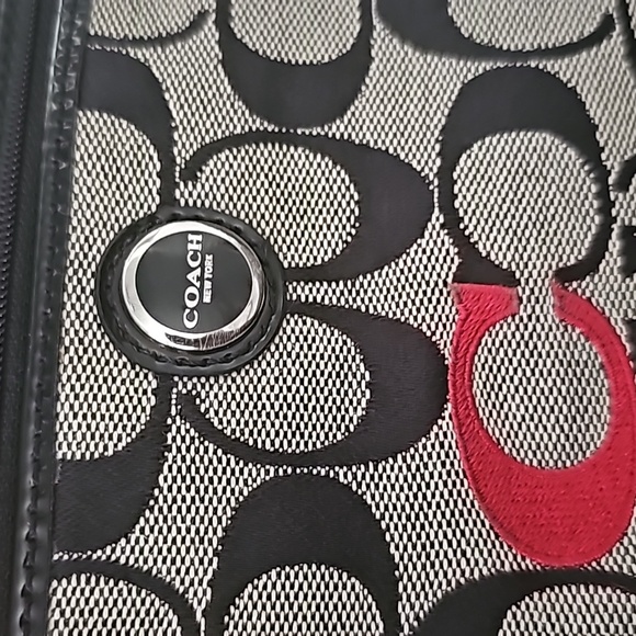 Coach Poppy Signature C Sateen Wristlet - Picture 3 of 7